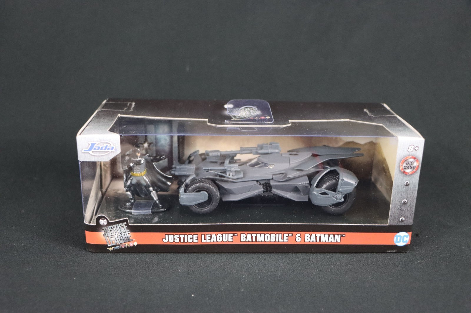 Jada Justice League Batman & Batmobile - 1:34 Car w/figure 2022 New Sealed